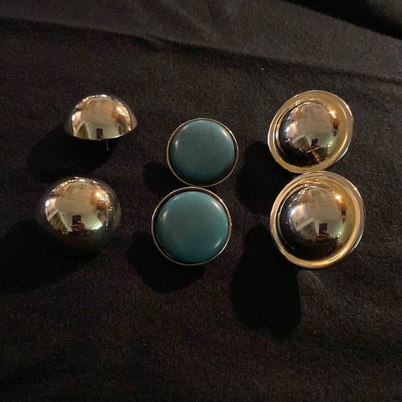 💥A bundle of “Button” Earrings💥 - Picture 1 of 5